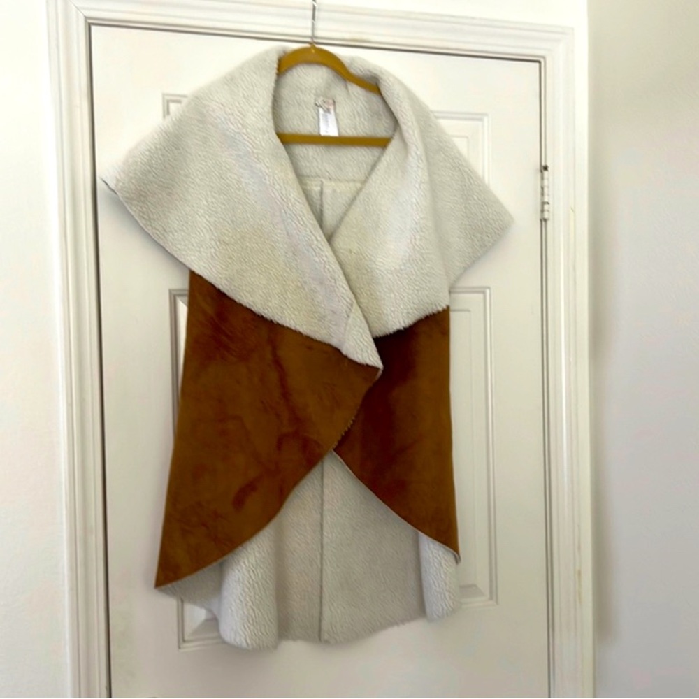 Adorable Wrap! bought excitedly, but too big for me :/